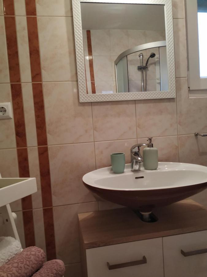 تروغير Studio Apartman Violeta II - 50M From The Beach المظهر الخارجي الصورة