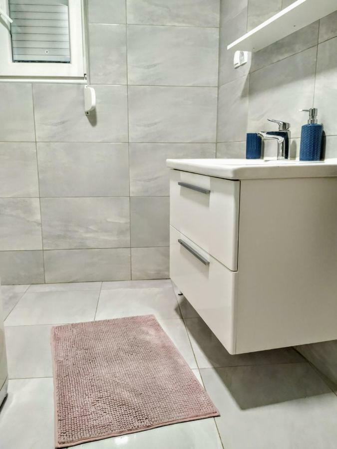 تروغير Studio Apartman Violeta II - 50M From The Beach المظهر الخارجي الصورة