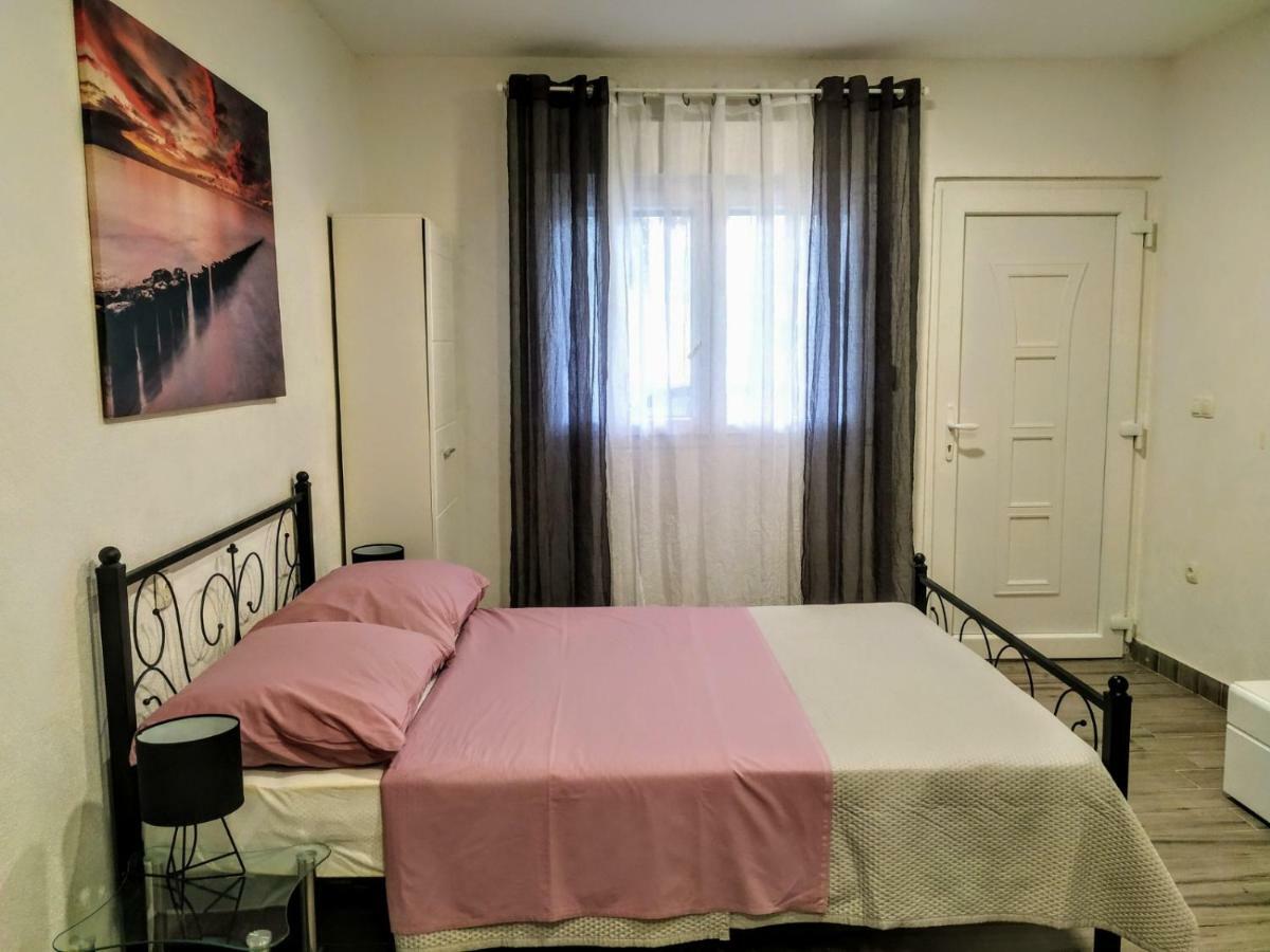 تروغير Studio Apartman Violeta II - 50M From The Beach المظهر الخارجي الصورة
