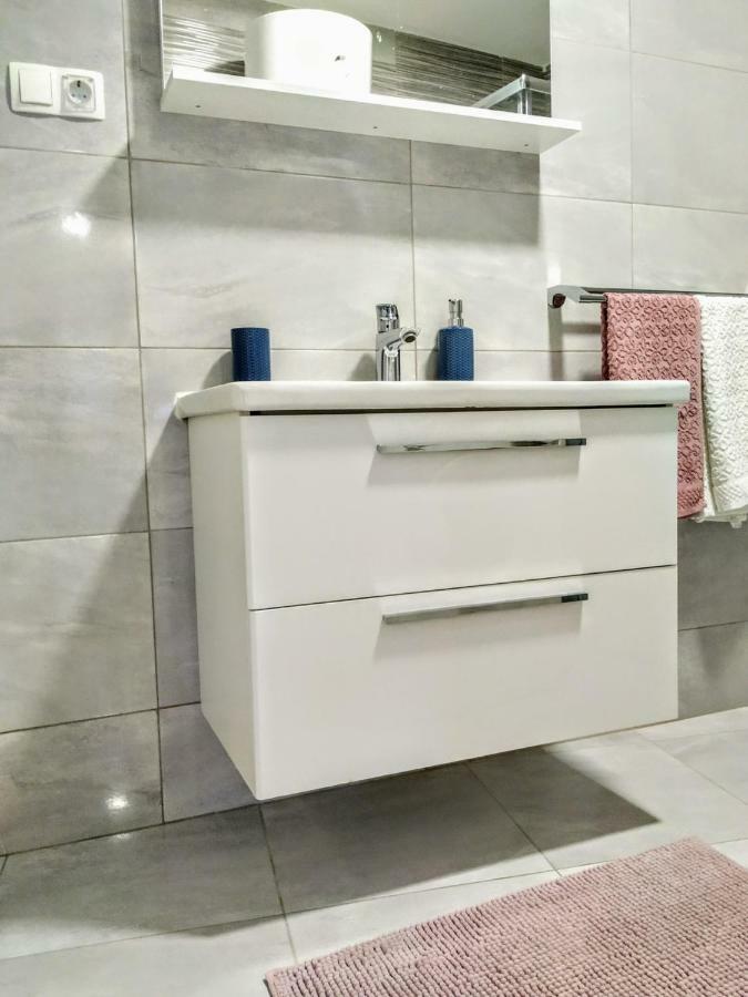 تروغير Studio Apartman Violeta II - 50M From The Beach المظهر الخارجي الصورة